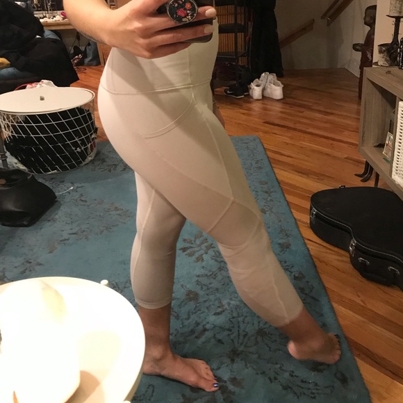 VICTORIA SPORT BLUSH CROPPED MESH LEGGINGS - Picture 4 of 4